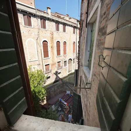 Ca' Ponte De Fero 公寓